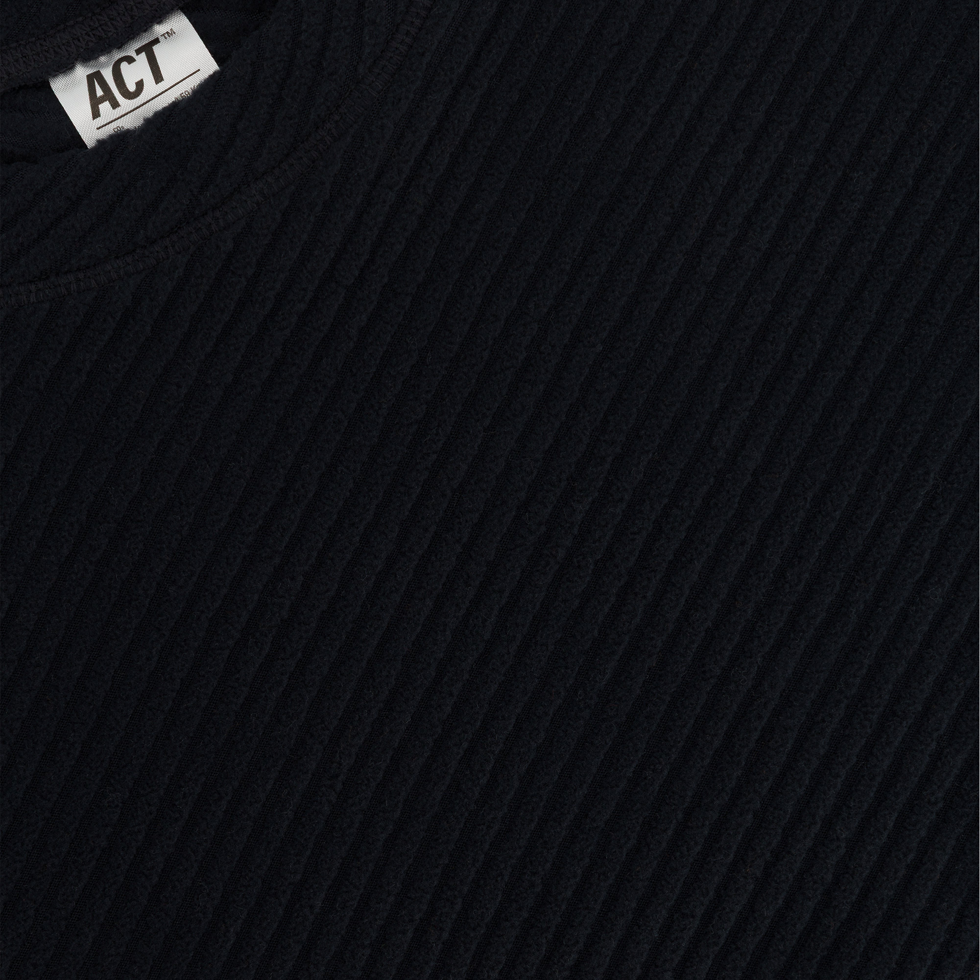 THERMOSHELL_CREWNECK-1-3.png