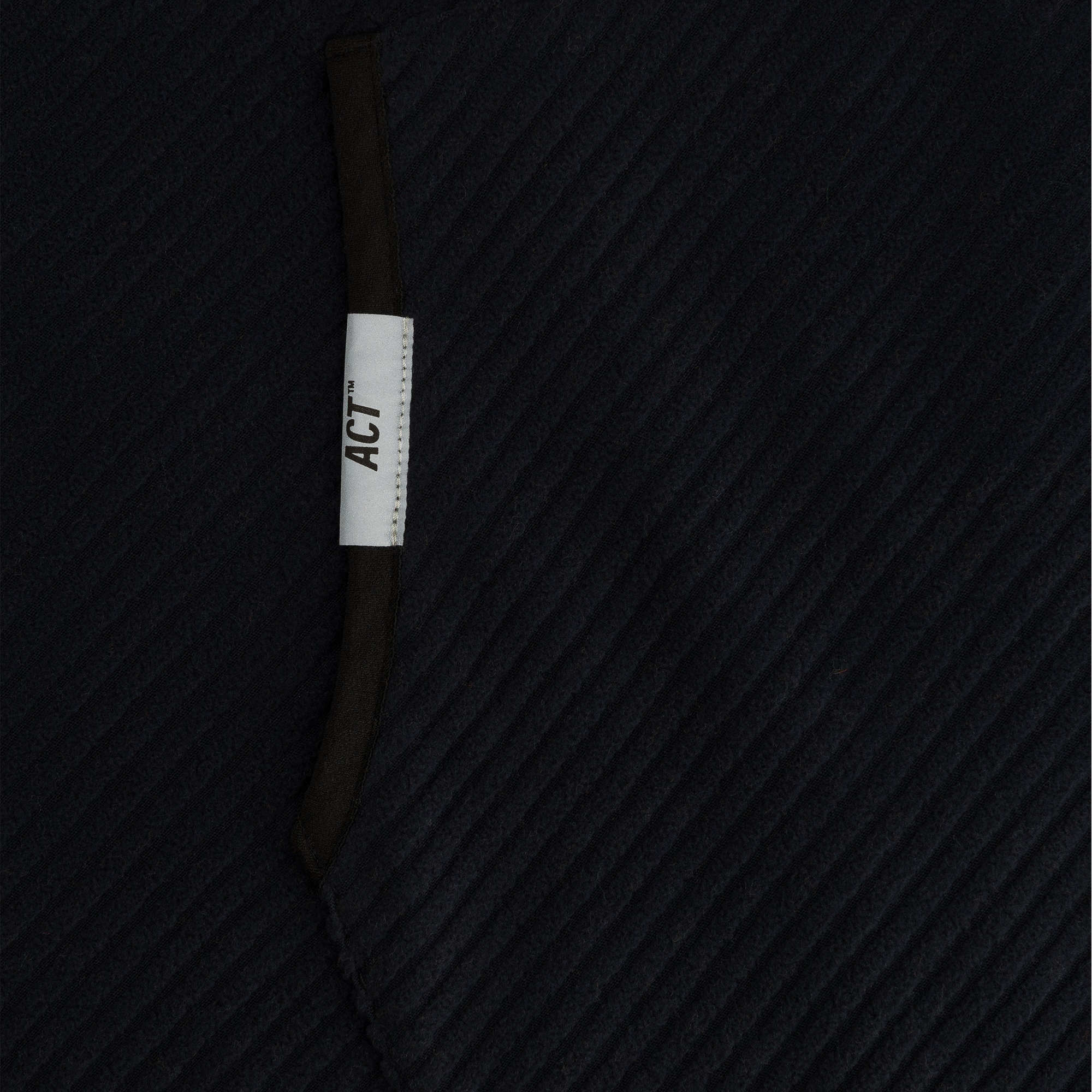 THERMOSHELL_HOODIE-5-3.png