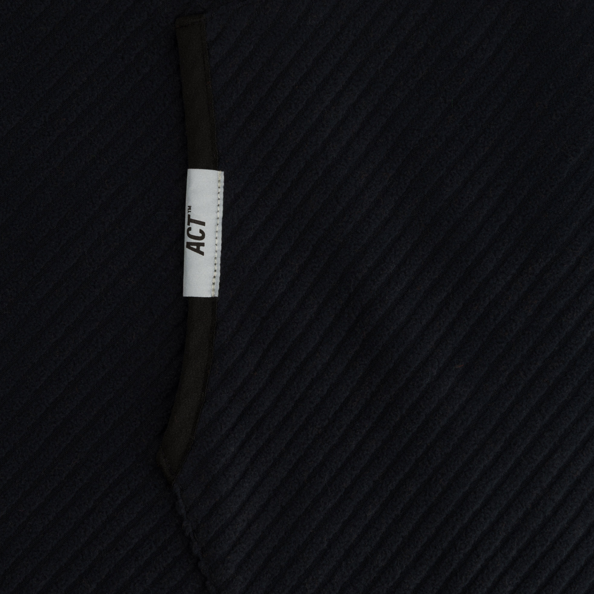 THERMOSHELL_HOODIE-6-3.png